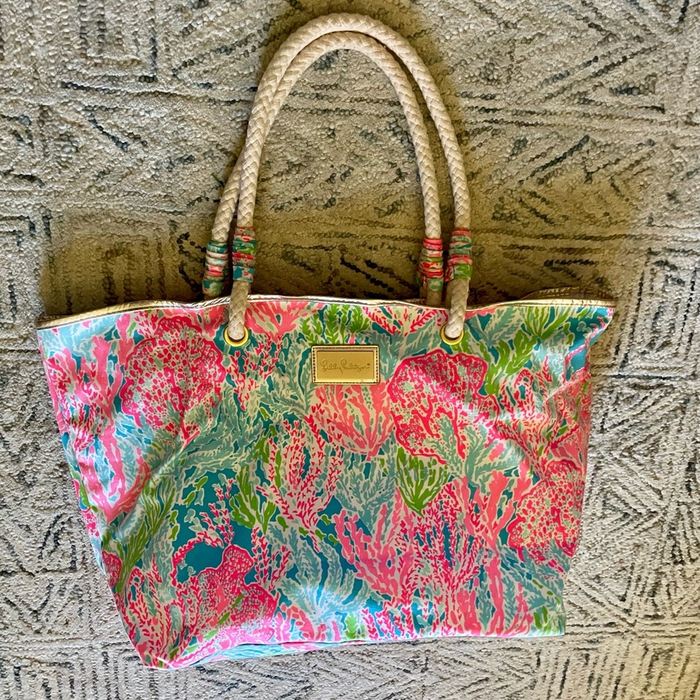 Lilly Pulitzer Shoreline Tote - Let’s Cha Cha RARE used 1x!